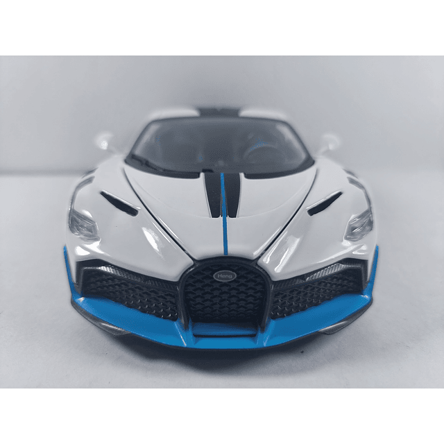 Bugatti Divo, blanco, Escala 1-24 Heng ten toys-