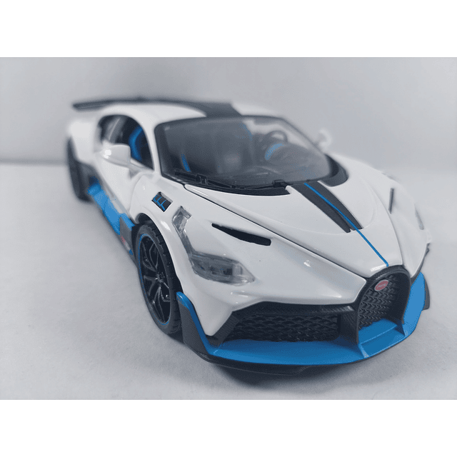 Bugatti Divo, blanco, Escala 1-24 Heng ten toys-