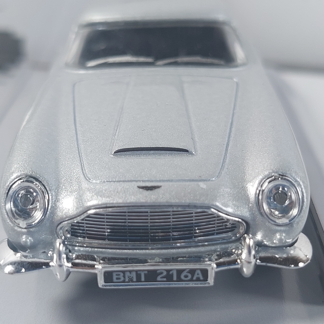 Aston Martin DB5 cararama, Escala 1-43- 2