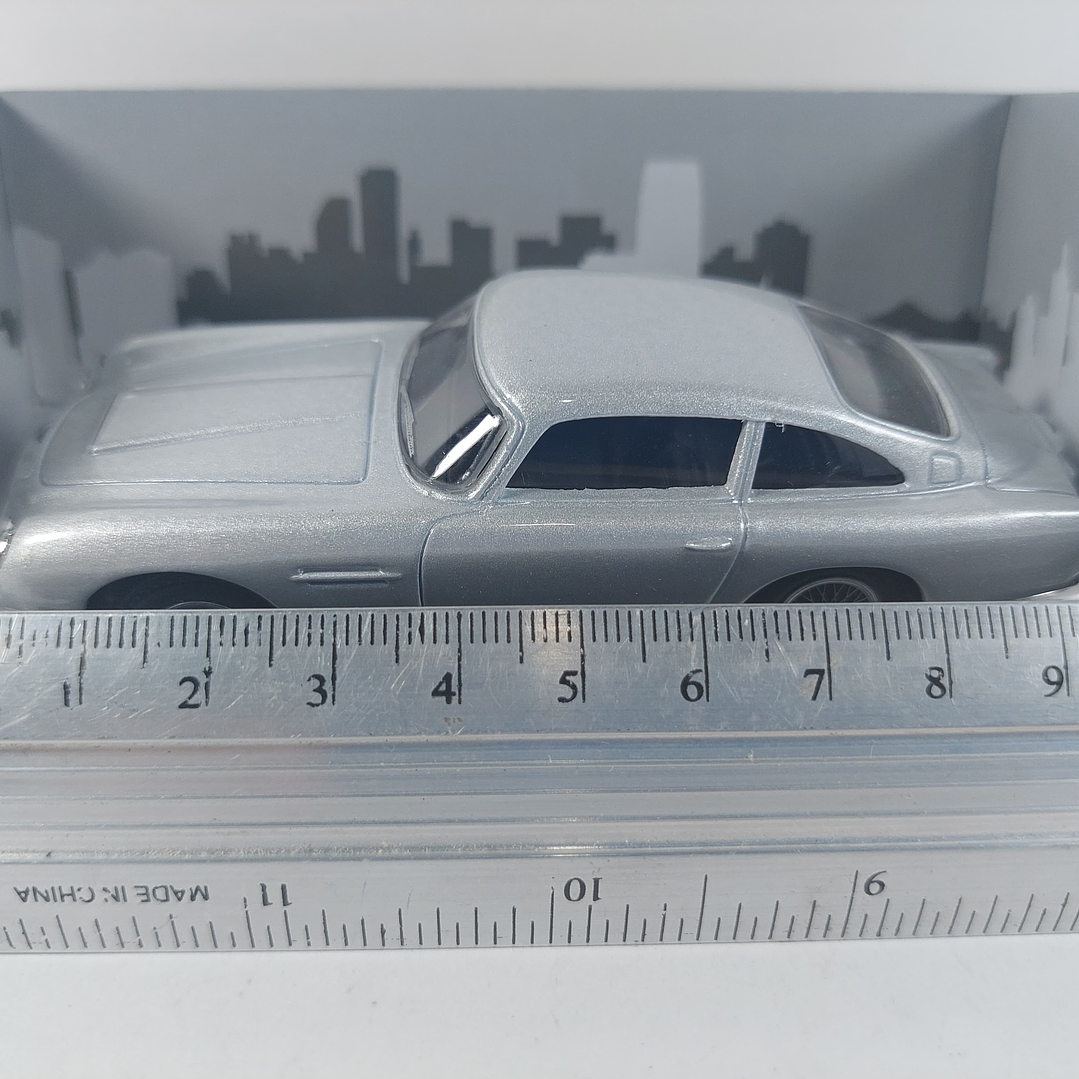 Aston Martin DB5 cararama, Escala 1-43- 5