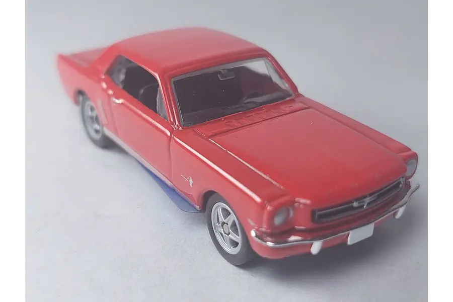 Ford Mustang 1964, Escala 1/64 ,MARCA WELLY ROJO