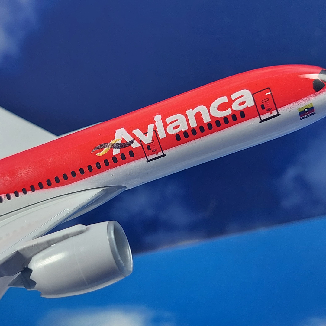 Boeing 787 Dreamliner Avianca, Escala 1-400-base blanca 4