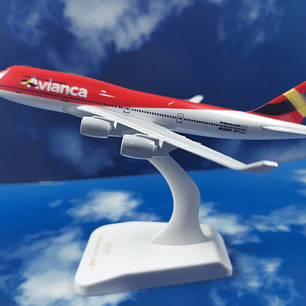 Boeing 747 ,avianca  Escala 1/400, 16cm Con Base blanca