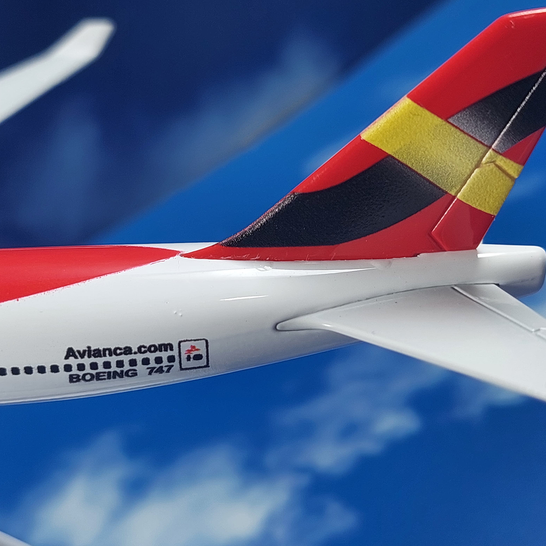 Boeing 747 ,avianca  Escala 1/400, 16cm Con Base blanca 5