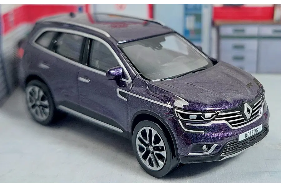 Renault Koleos morada Escala 1/64 MARCA NOREV