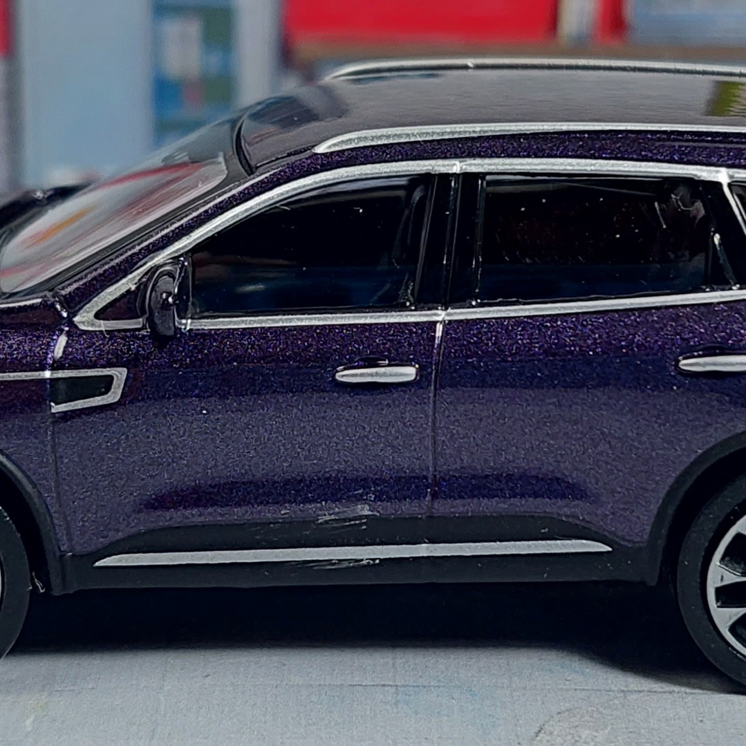 Renault Koleos morada Escala 1/64 MARCA NOREV 3