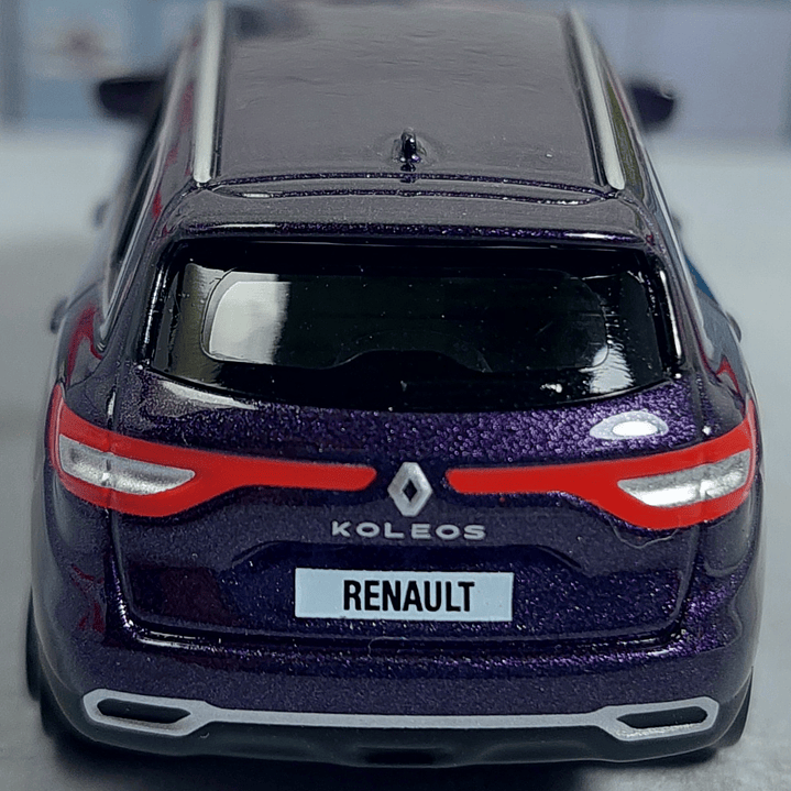 Renault Koleos morada Escala 1/64 MARCA NOREV 5