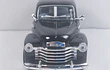 CHEVROLET SUBURBAN NEGRO ESCALA 1/36 MARCA KINSMART