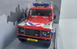 Land Rover defender  bomberos Escala 1/43 marca cararama