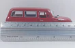 CHEVROLET SUBURBAN roja ESCALA 1/36 MARCA KINSMART