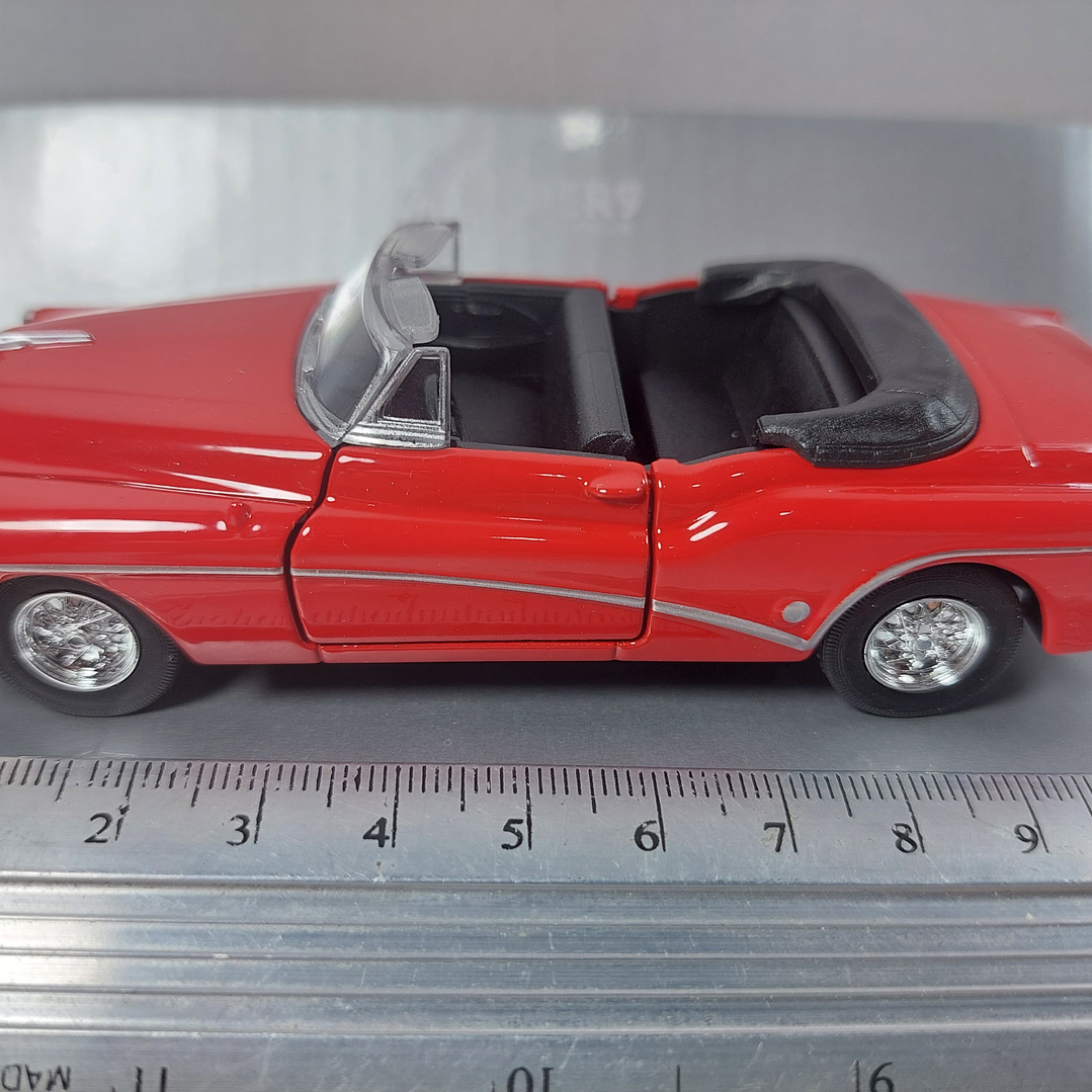Buick Skylark Escala 1:36 marca welly 3