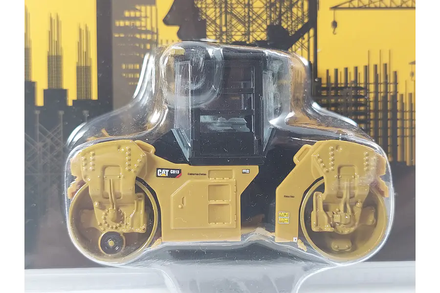 COMPACTADOR CB13 CATERPILLAR,  Escala 1/64, MARCA DM 