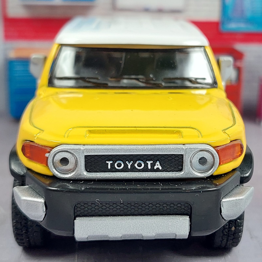 Toyota Fj Cruiser Carro A Escala MARCA KINSMART  4