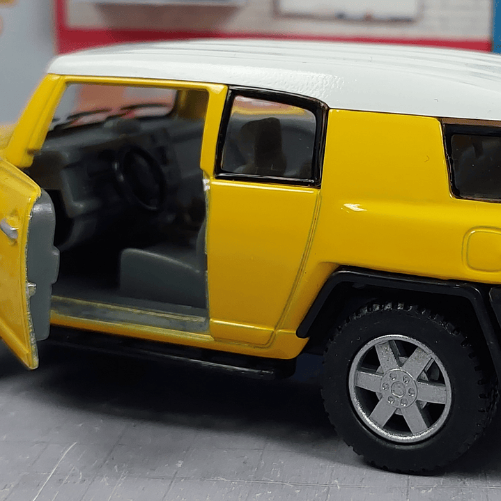 Toyota Fj Cruiser Carro A Escala MARCA KINSMART  7
