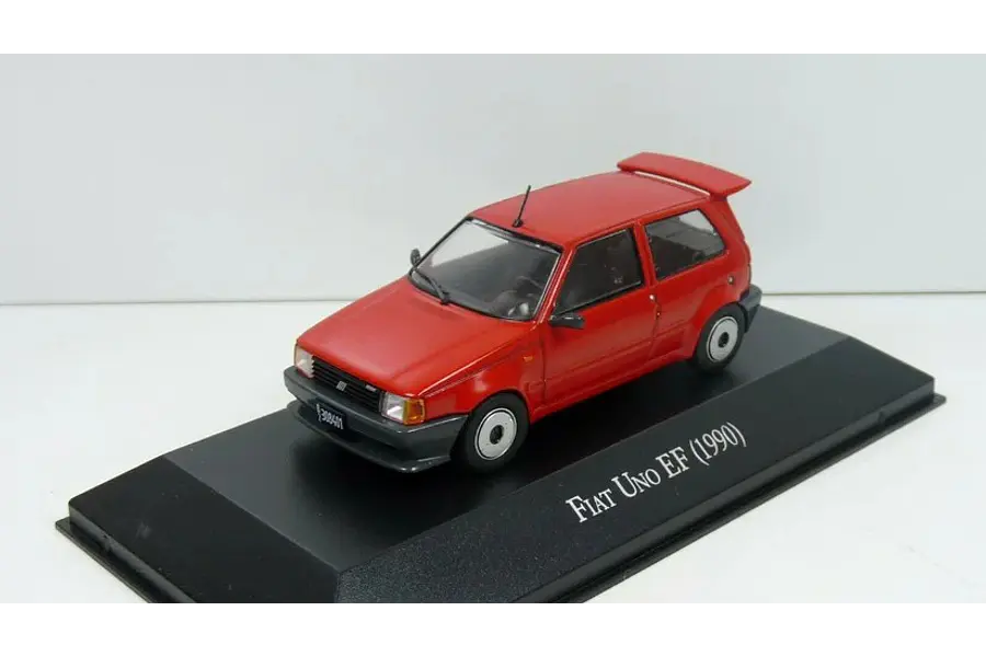 Fiat uno En Escala 1/43 MARCA IXO
