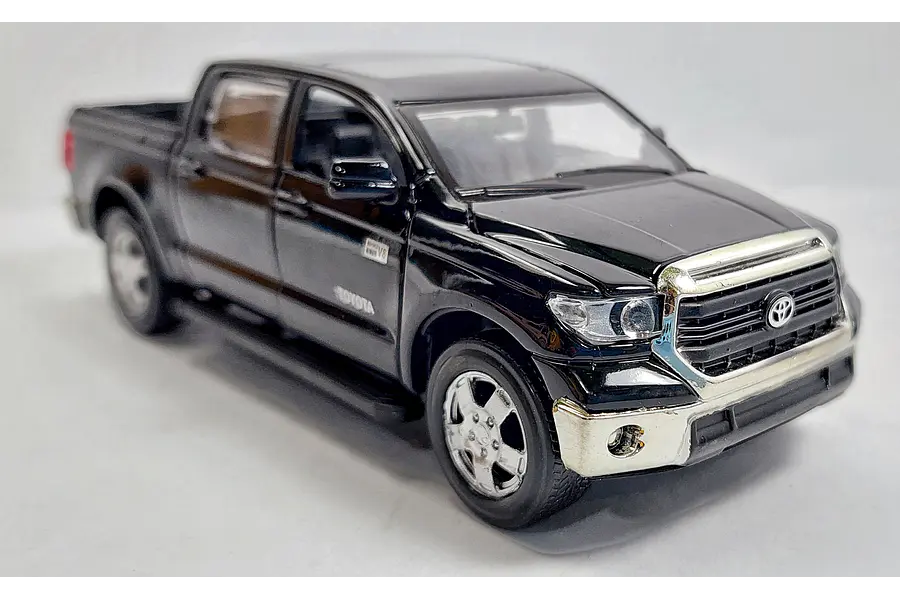 Toyota Tundra 1-32 MARCA MSZ