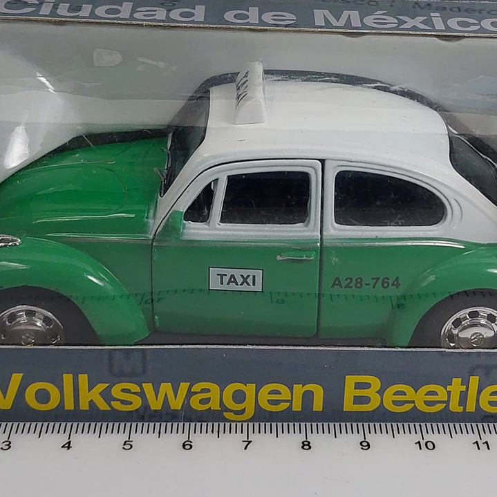 VOLKSWAGEN ESCARABAJO TAXI DE MEXICO Escala 1/36  2