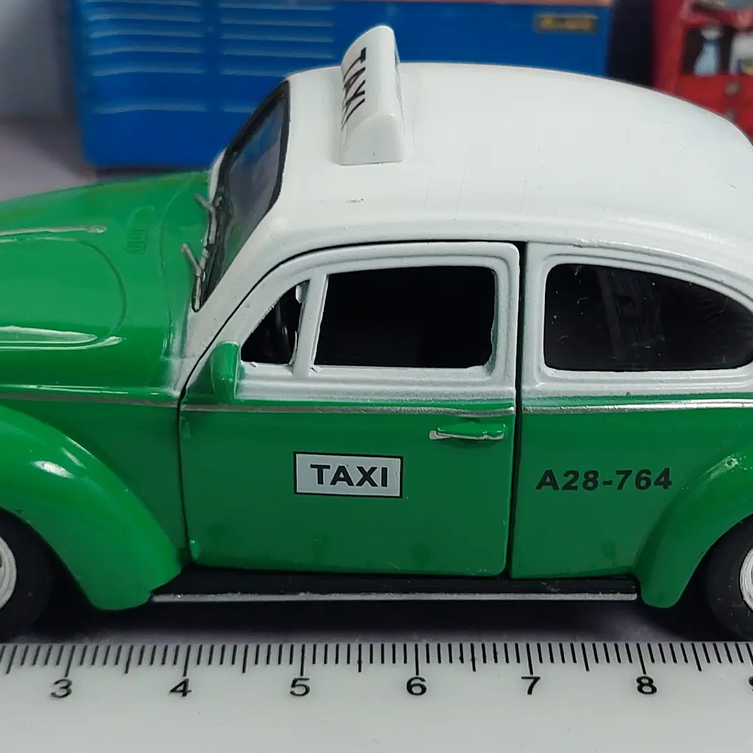 VOLKSWAGEN ESCARABAJO TAXI DE MEXICO Escala 1/36  6