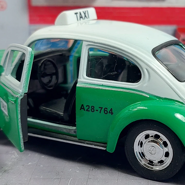 VOLKSWAGEN ESCARABAJO TAXI DE MEXICO Escala 1/36  8