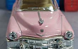 Cadillac Serie 62  ROSADO ESCALA 1/36 ,MARCA KINSMART 