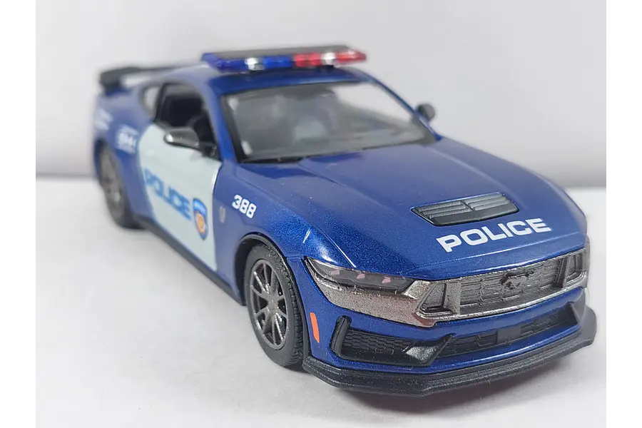 Ford Mustang Dark Horse 2024, POLICIA Escala 1/36, MARCA KINSMART