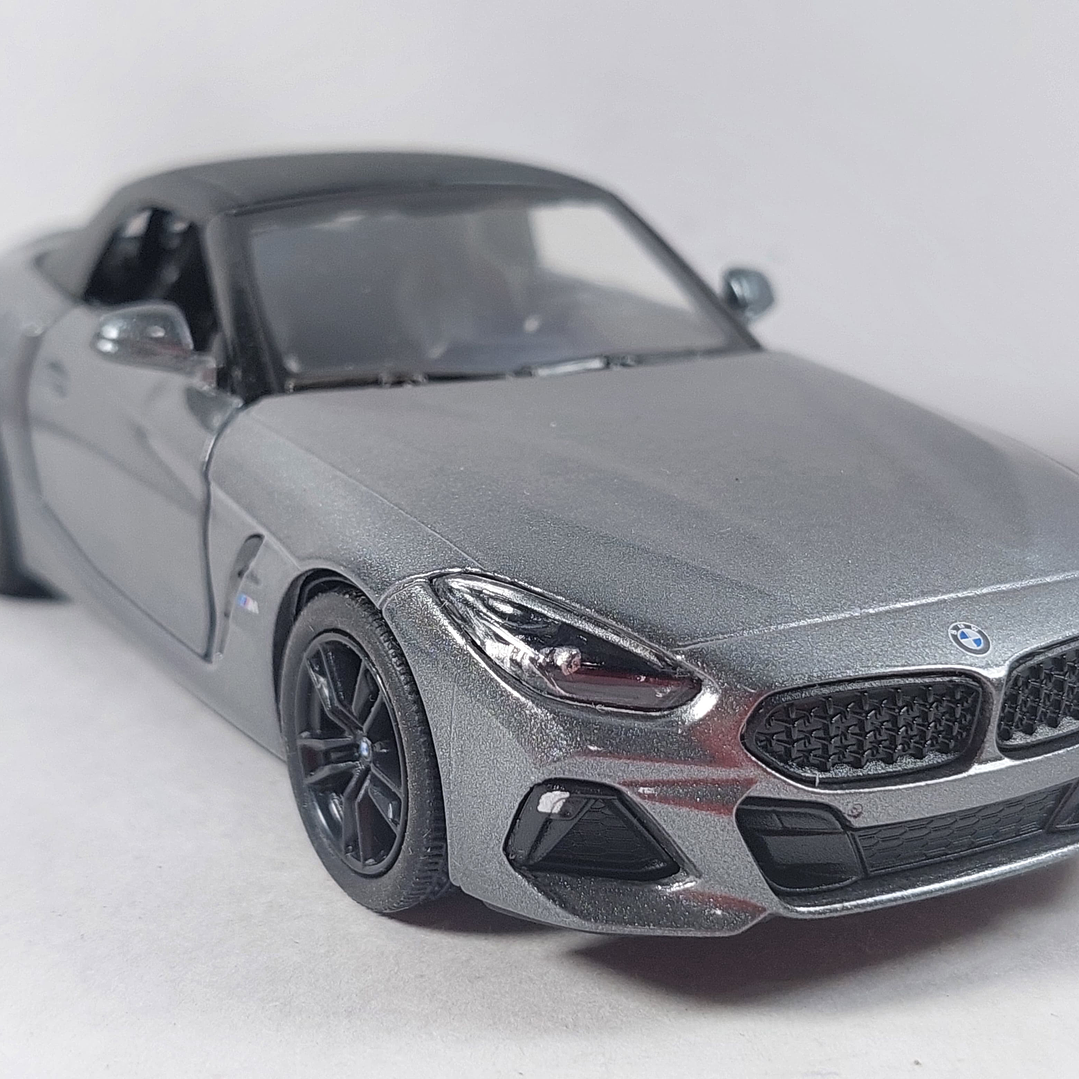 BMW Z4 CONVERTIBLE gris , MARCA KINSMART , ESCALA 1-34  1