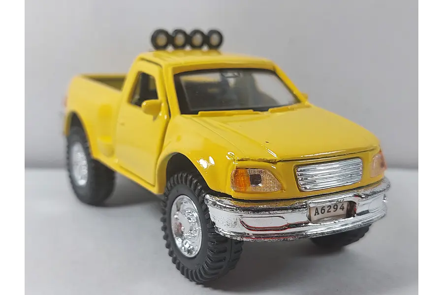 Ford F 150, Escala 1-36 MARCA CHINA AMARILLO