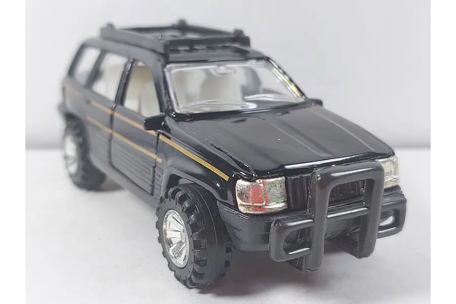 Jeep Cherokee ,Escala 1/36 marca china