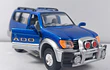 TOYOTA PRADO ESCALA 1/32 MARCA TINS TOYS