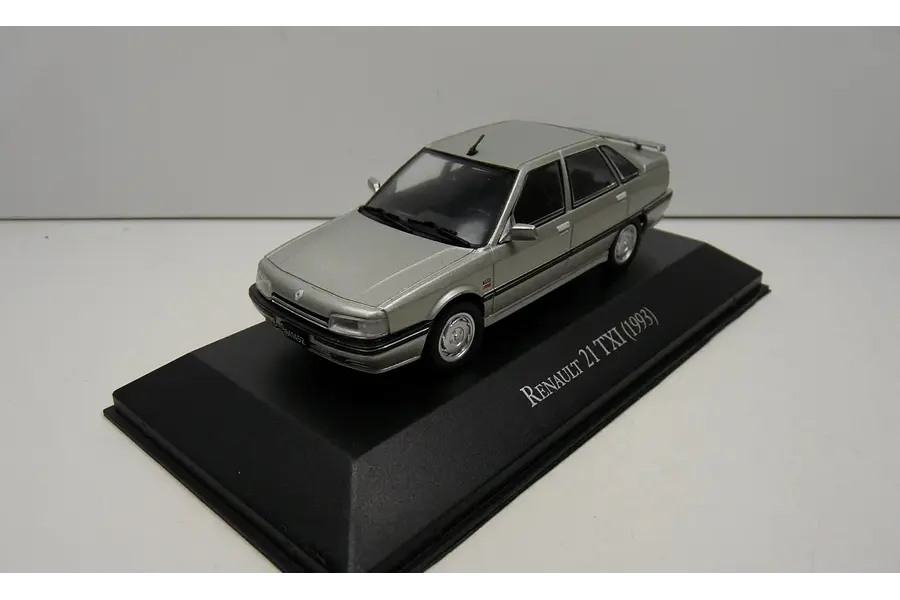 Renault 21 TXI 1993, Ixo, Escala 1-43 en caja acrilica