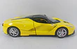 Ferrari Laferrari amarillo A Escala 1/32
