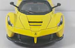 Ferrari Laferrari amarillo A Escala 1/32