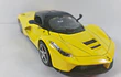Ferrari Laferrari amarillo A Escala 1/32
