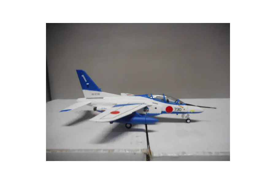 Avion Kawasaki T4 escala 1-144 DeAgostini