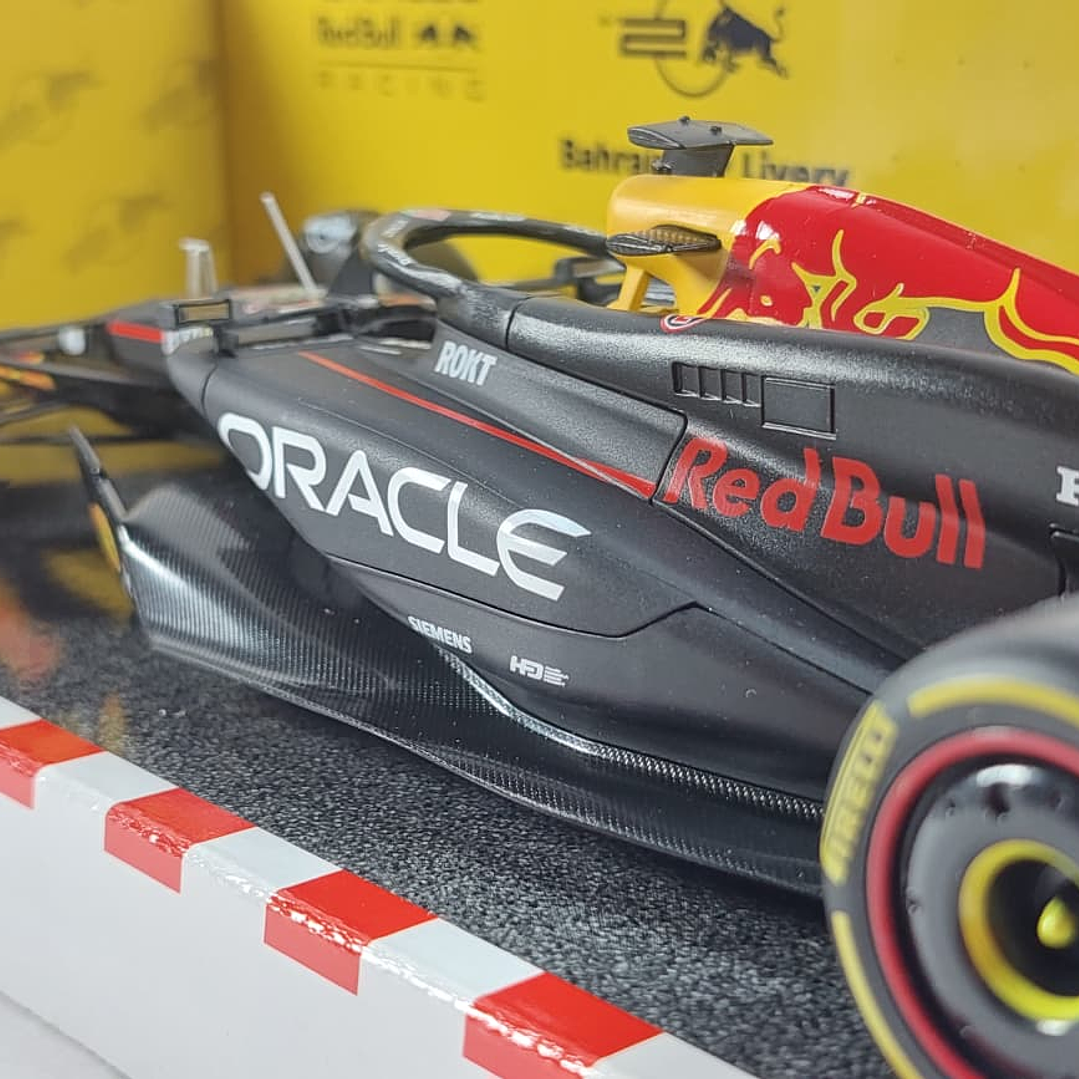 RED BULL RB20 Max Verstappen, Burago, 1-24 Caja carton 7