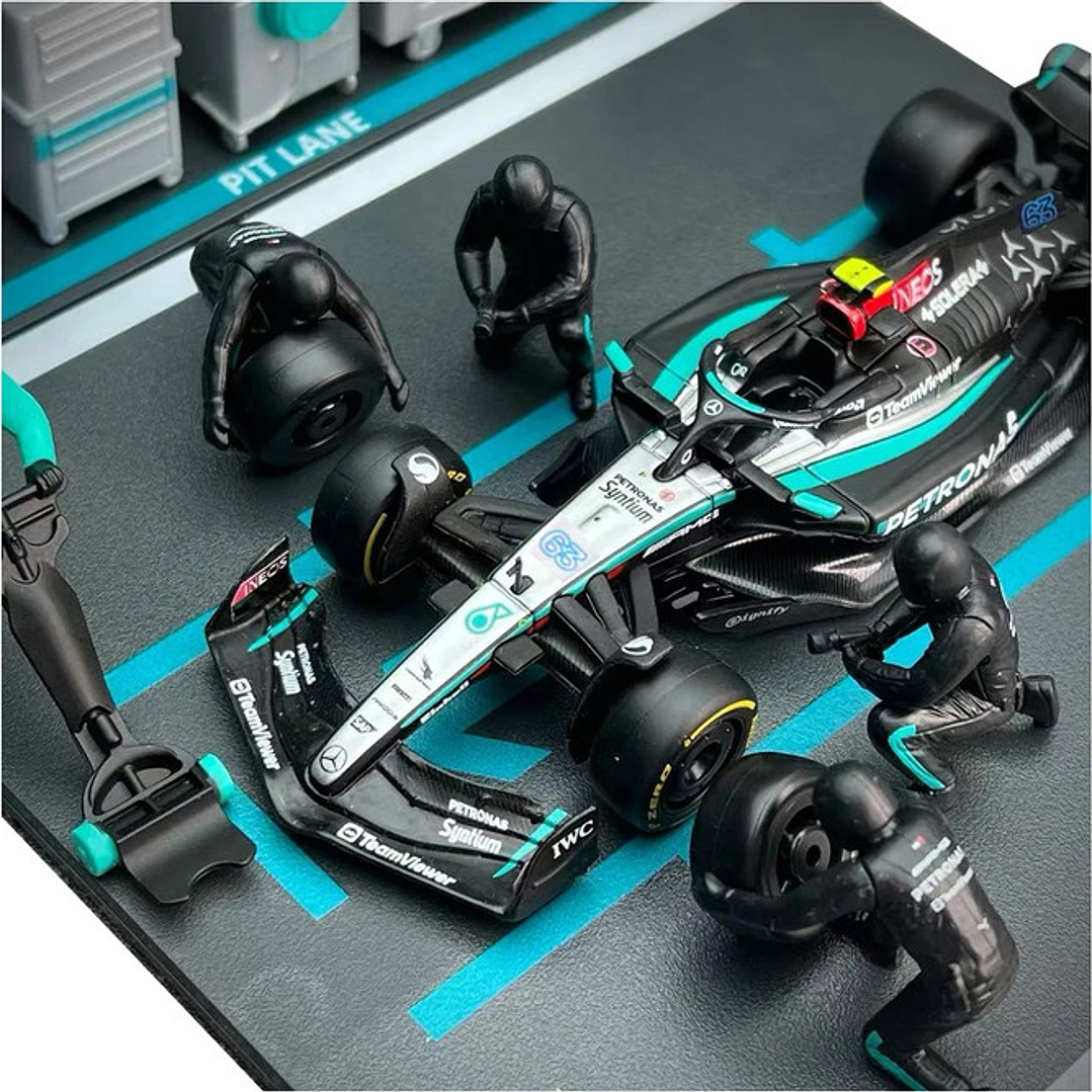 Diorama de Pit F1 Mercedes Amg Russell burago 1:43 4
