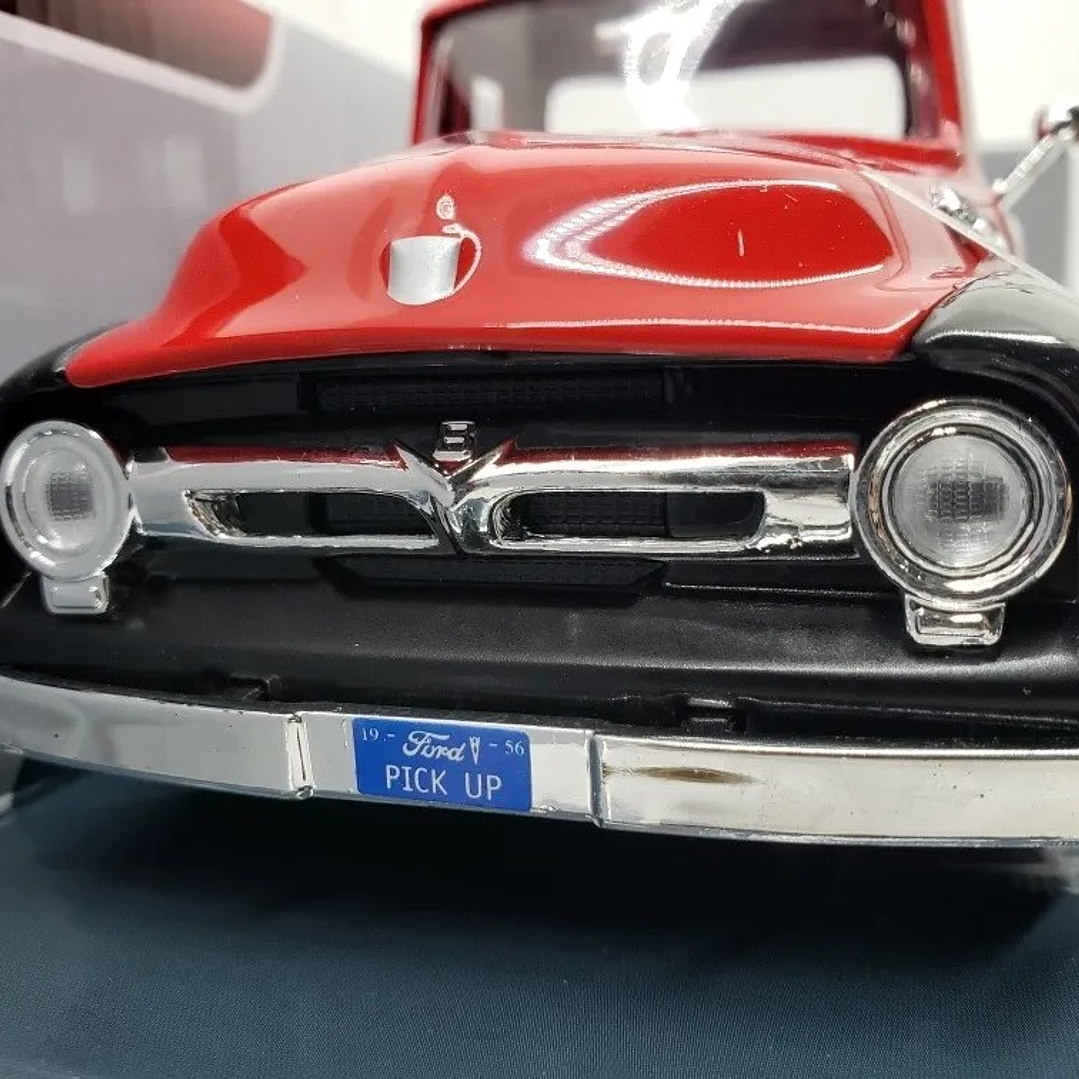 FORD F 100 1956, Escala 1/24 ROJA CON NEGRO EN CAJA 6