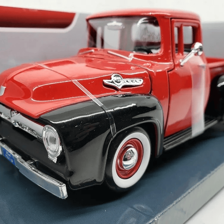 FORD F 100 1956, Escala 1/24 ROJA CON NEGRO EN CAJA 8