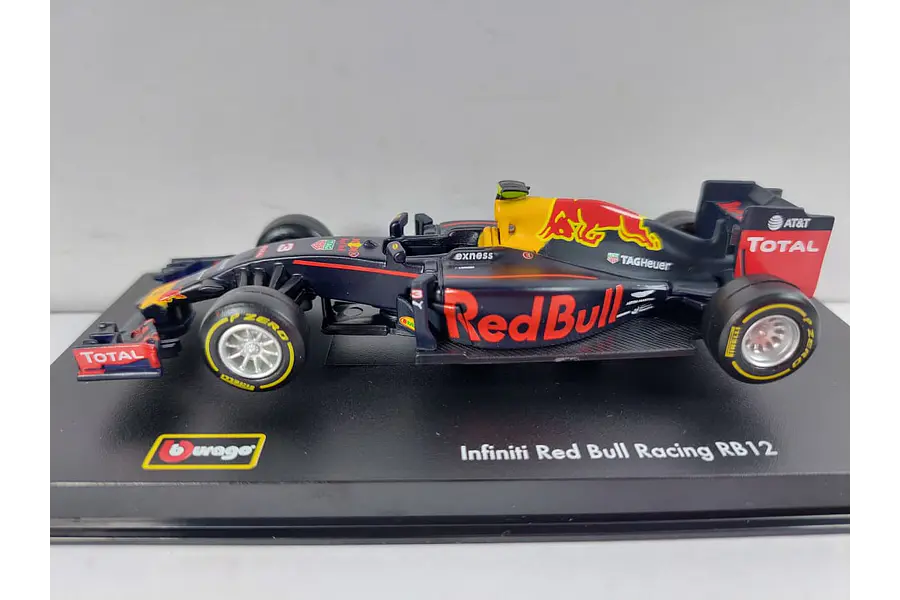 Formula 1 Red Bull RB 12 DANIEL RICCARDO ACRILICO 1/43 Burago 