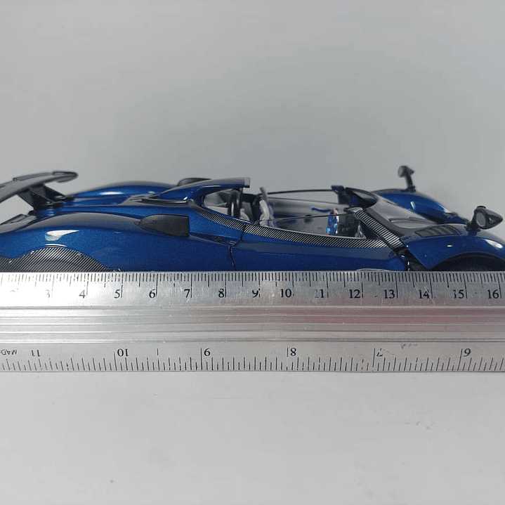 Pagani Zonda Roadster, Newao, Escala 1-24 2