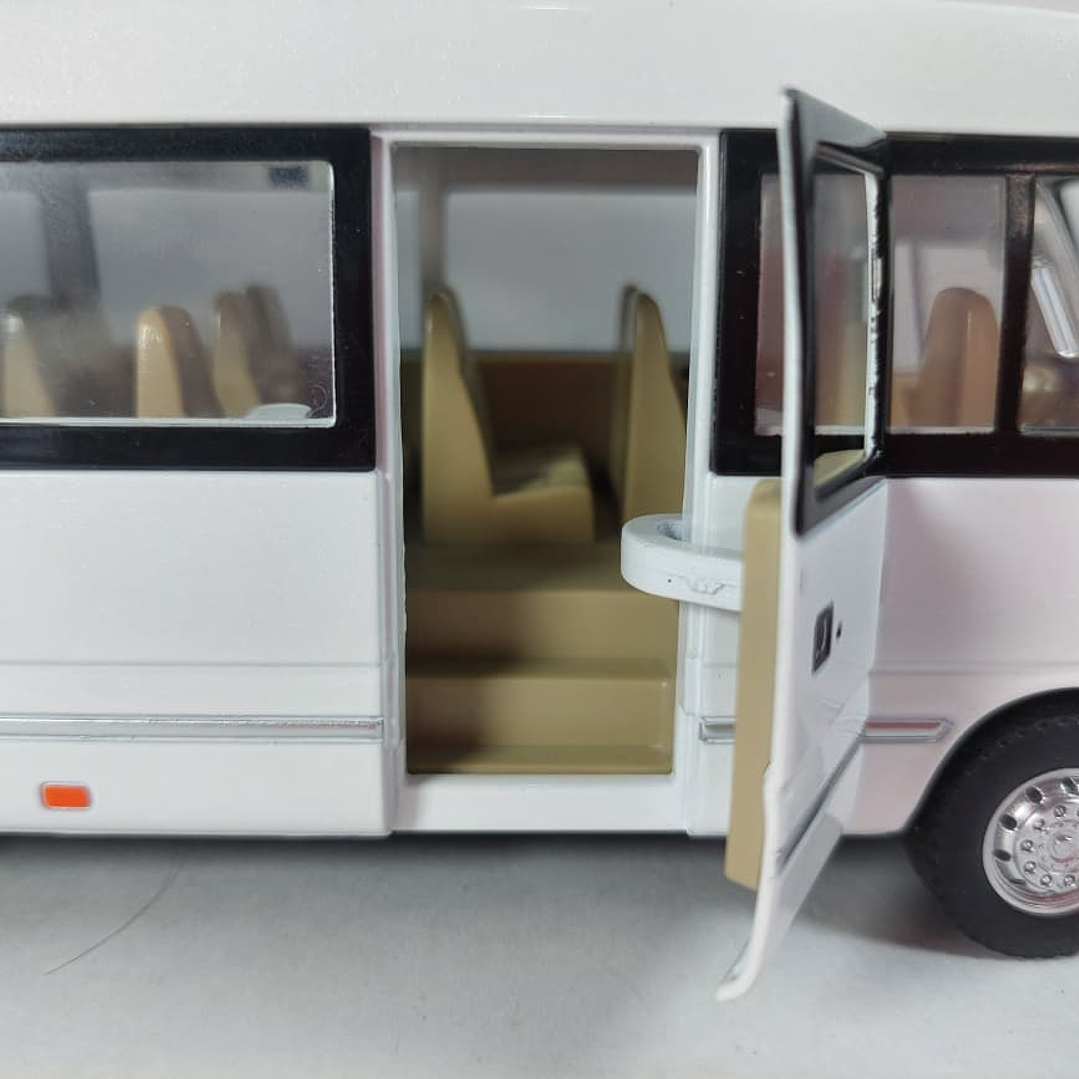 micro bus Toyota Coaster, Chino, Escala 1-32 LUCED LED 13