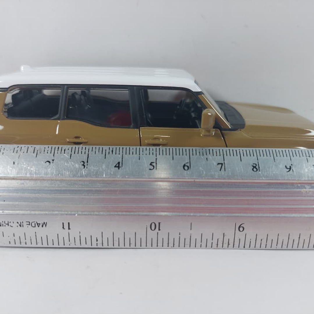 TOYOTA PRADO, ESCALA 1/36 cafe 2025 Marca RMZ 2