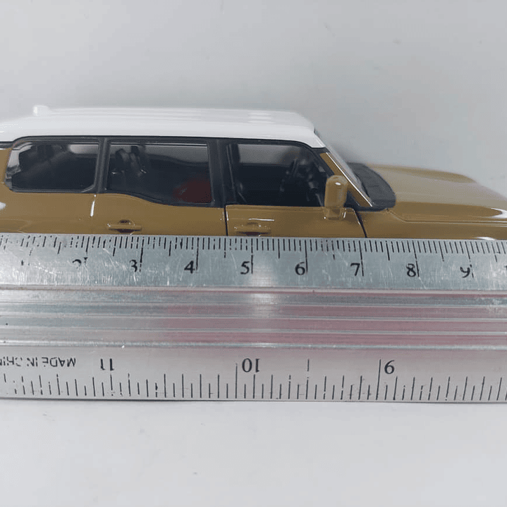 TOYOTA PRADO, ESCALA 1/36 cafe 2025 Marca RMZ 2