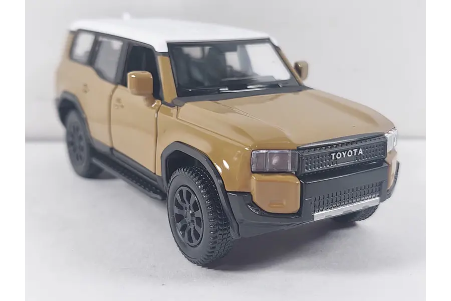 TOYOTA PRADO, ESCALA 1/36 cafe 2025 Marca RMZ
