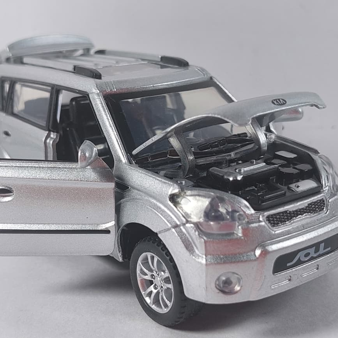 Kia soul, Plata Escala 1/36 , marca china luces LED 3