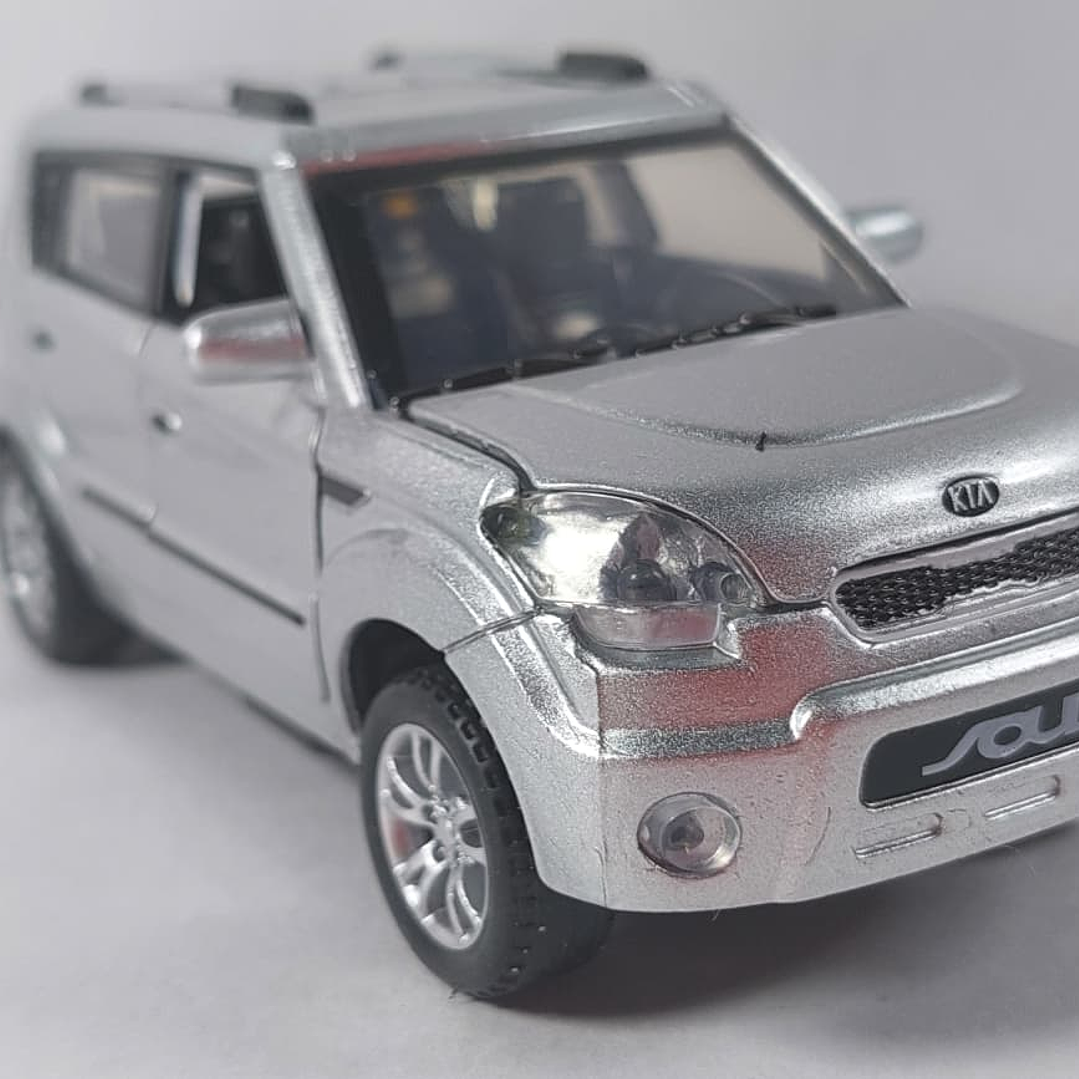 Kia soul, Plata Escala 1/36 , marca china luces LED 1