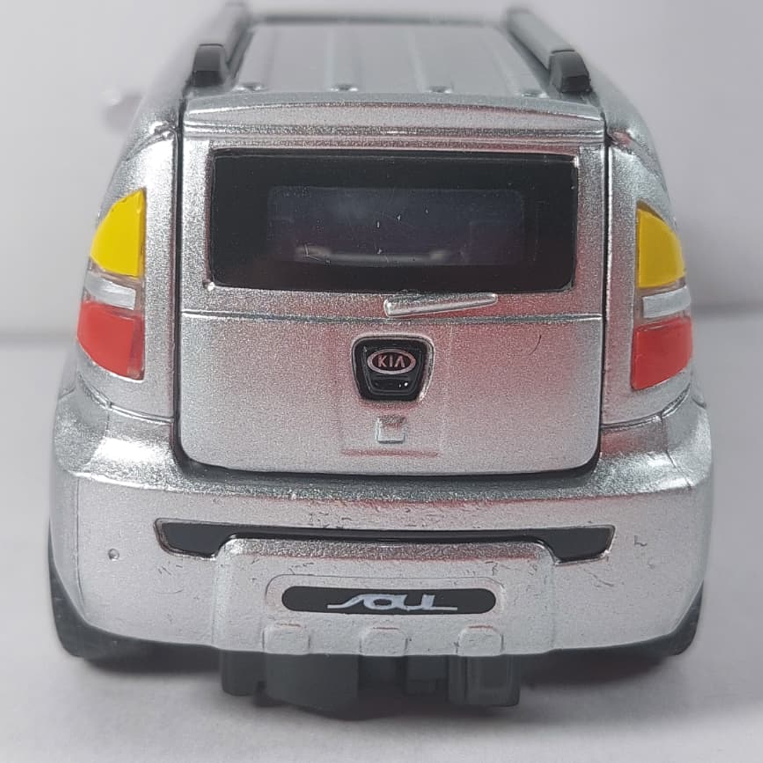 Kia soul, Plata Escala 1/36 , marca china luces LED 6