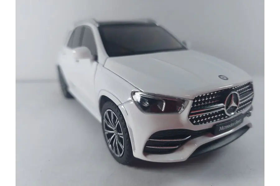 Mercedes benz 350 GLE Escala 1-24 COLOR BLANCO