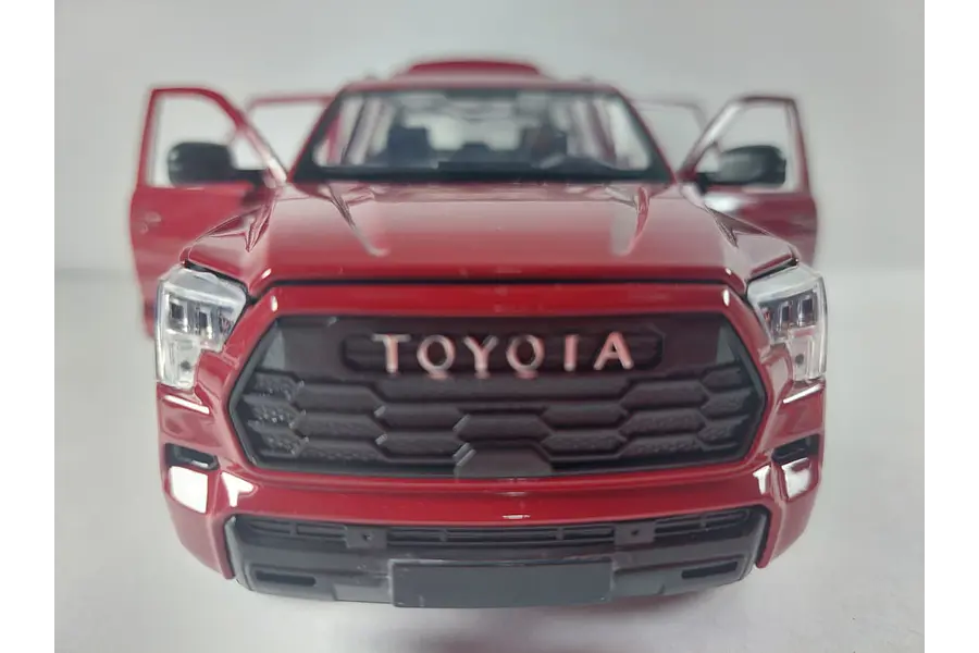 TOYOTA SEQUOIA ROJA MARCA CHINA LUCES LED