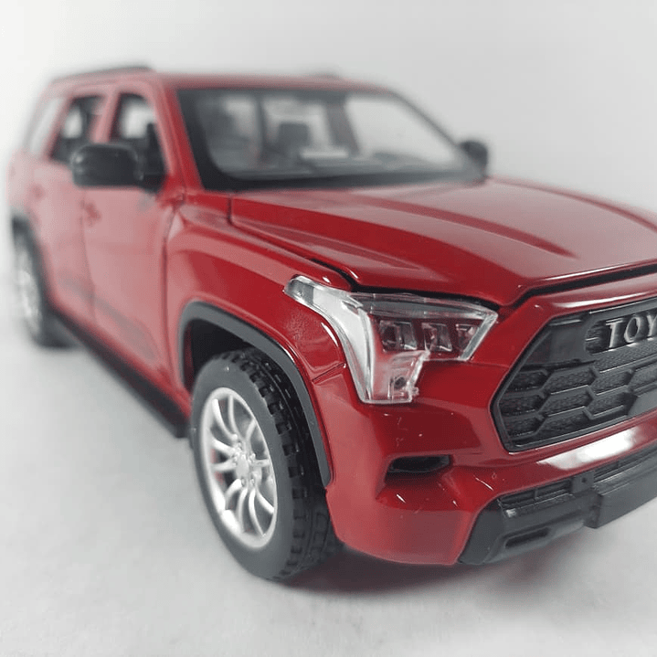 TOYOTA SEQUOIA ROJA MARCA CHINA LUCES LED 7